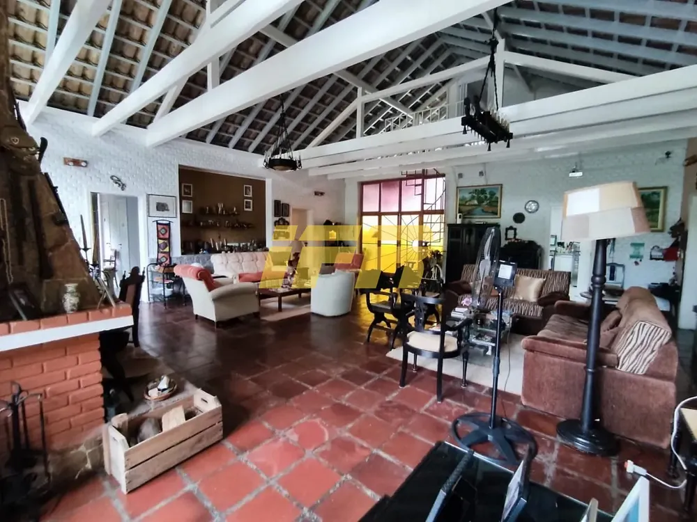 Casa, 4 quartos, 305 m² - Foto 1