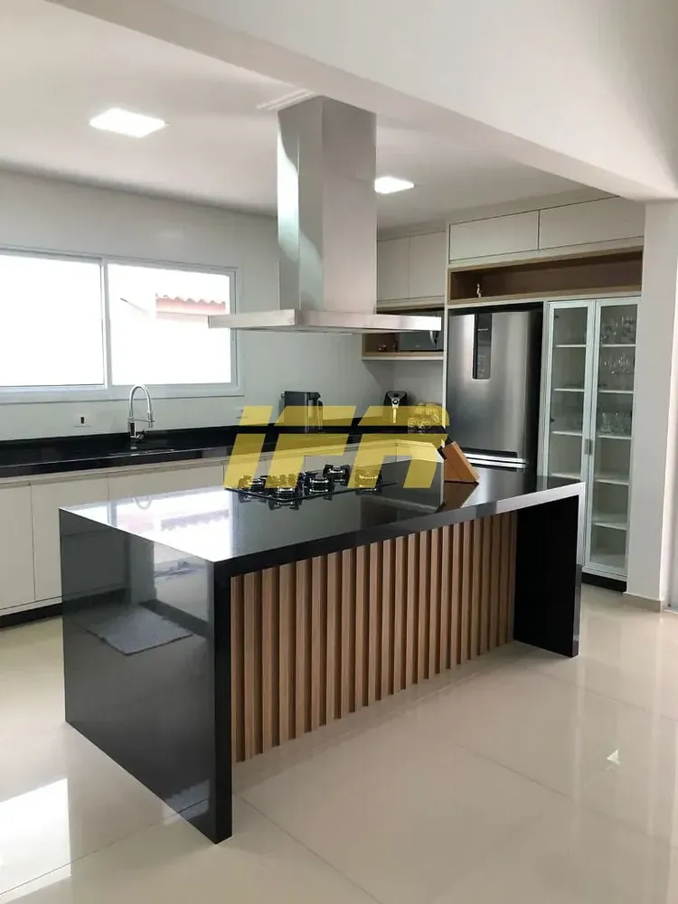 Casa, 3 quartos, 220 m² - Foto 2