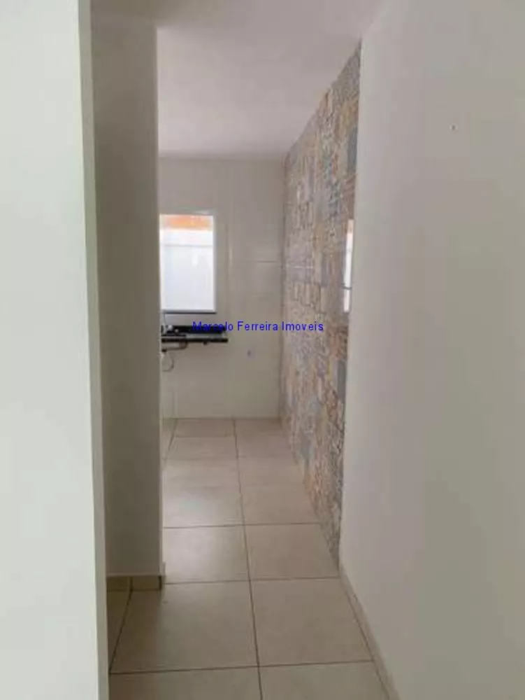 Casa à venda com 2 quartos, 64m² - Foto 5