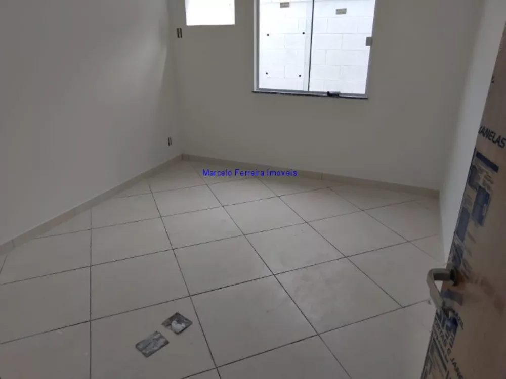 Casa à venda com 2 quartos, 70m² - Foto 6