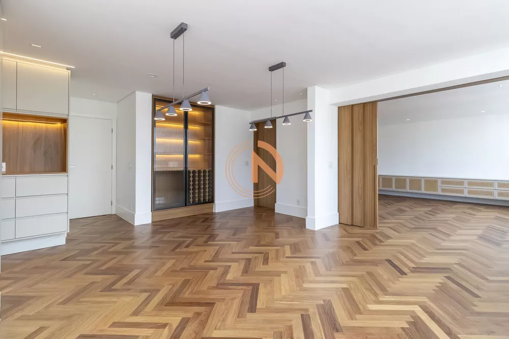 Apartamento à venda com 3 quartos, 290m² - Foto 1