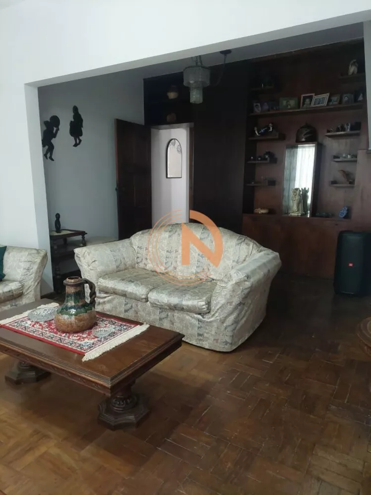 Casa de Condomínio à venda com 3 quartos, 210m² - Foto 1