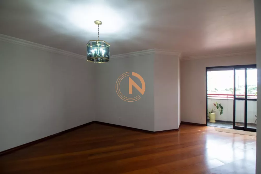 Apartamento à venda com 3 quartos, 131m² - Foto 1