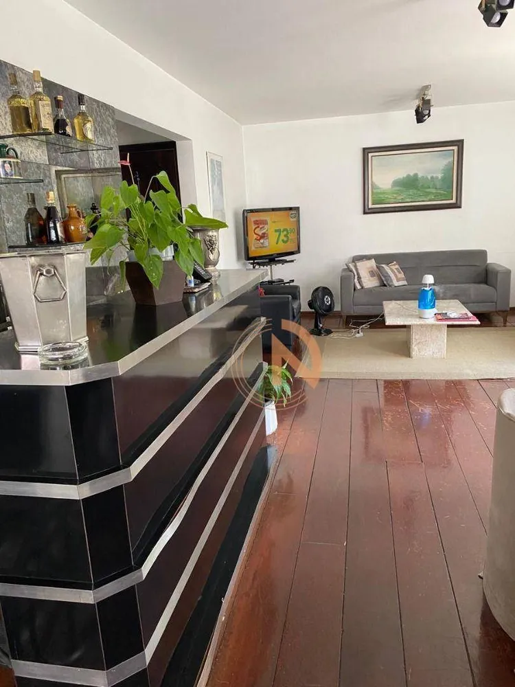 Apartamento, 3 quartos, 182 m² - Foto 1