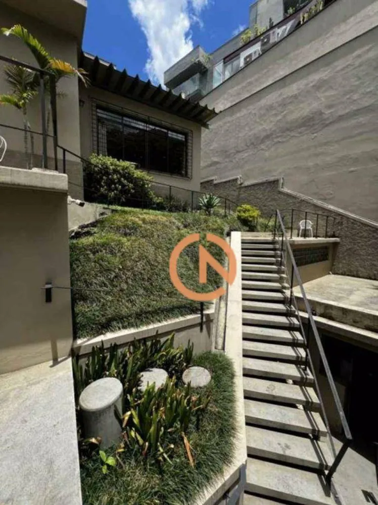 Sobrado, 3 quartos, 350 m² - Foto 1