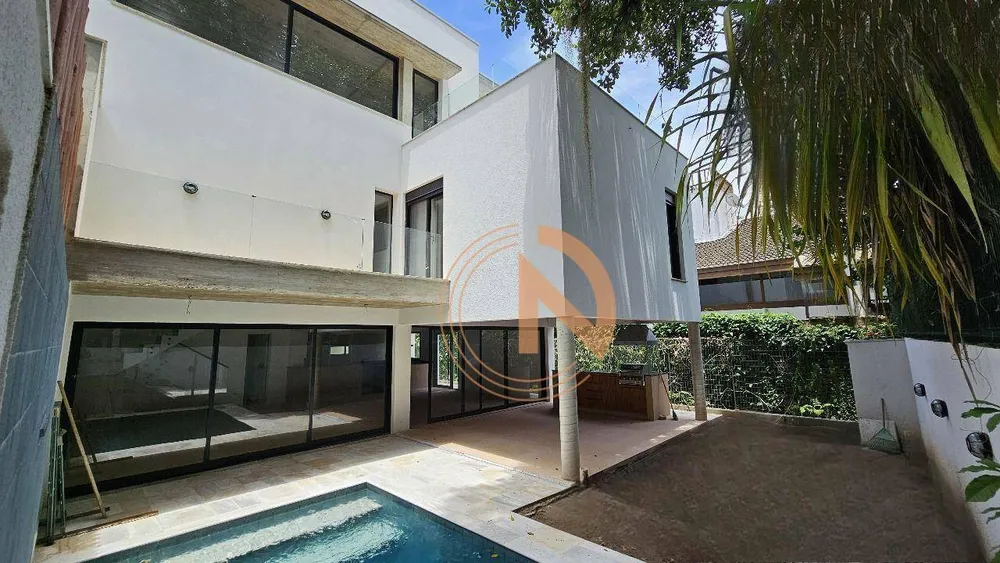Casa, 4 quartos, 260 m² - Foto 1
