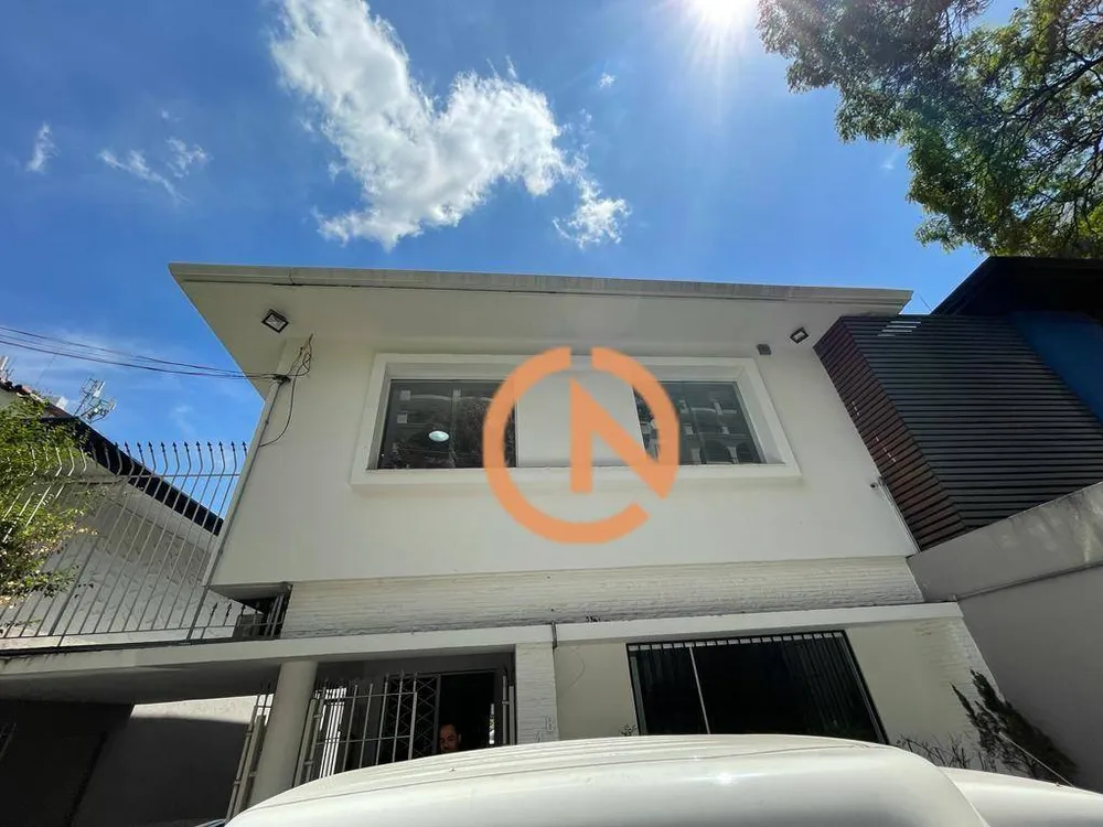 Casa, 3 quartos, 320 m² - Foto 1