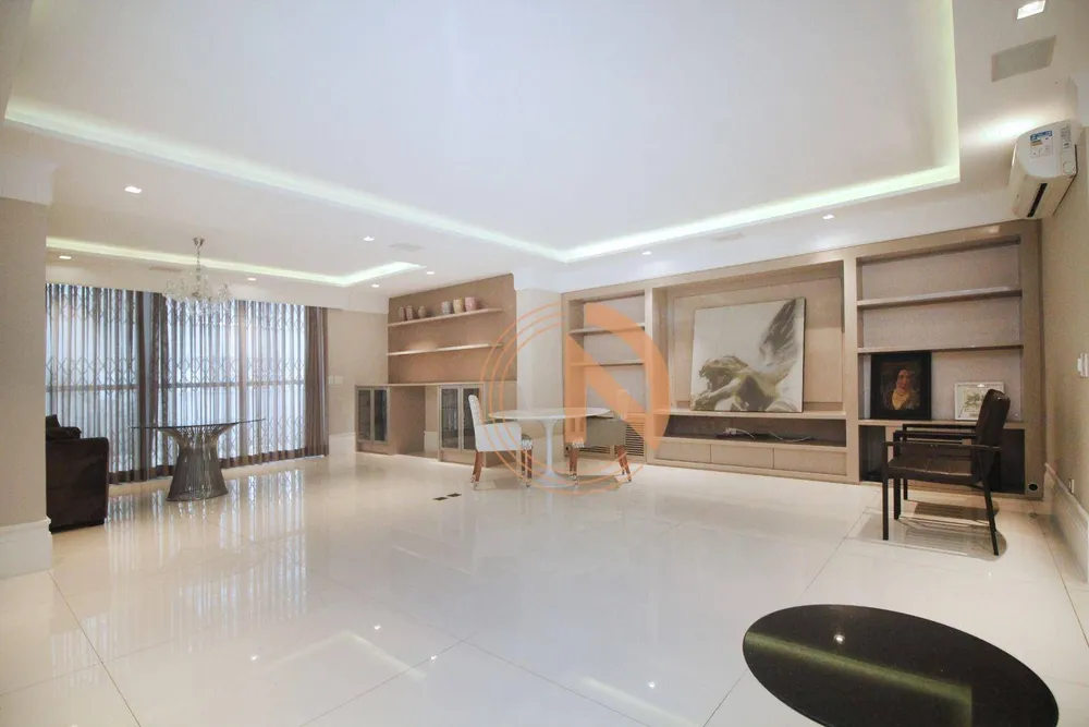 Casa, 3 quartos, 300 m² - Foto 1