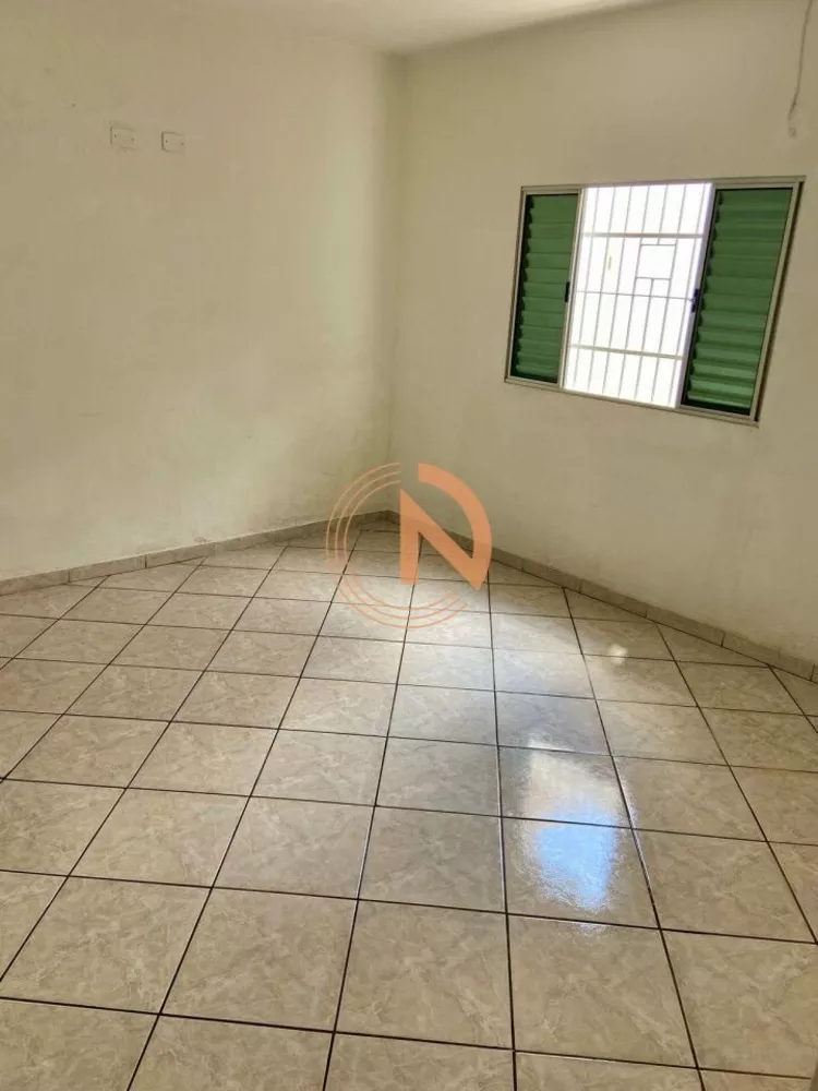 Casa à venda com 4 quartos, 200m² - Foto 9