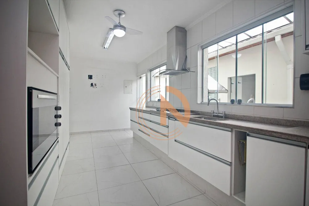 Casa, 3 quartos, 342 m² - Foto 1