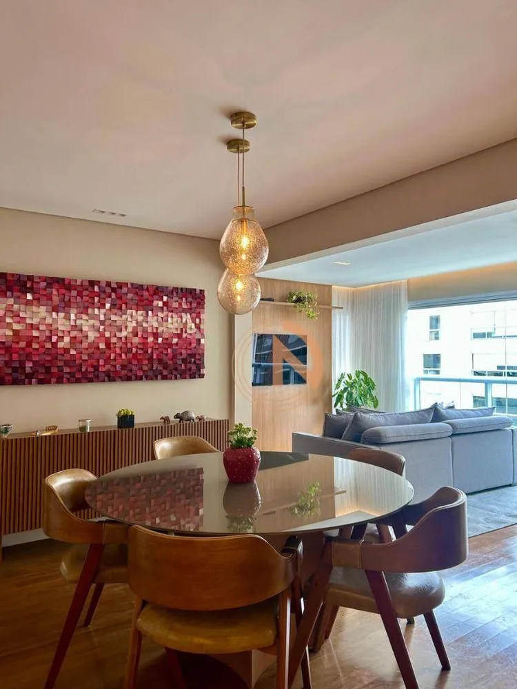 Apartamento, 3 quartos, 230 m² - Foto 2