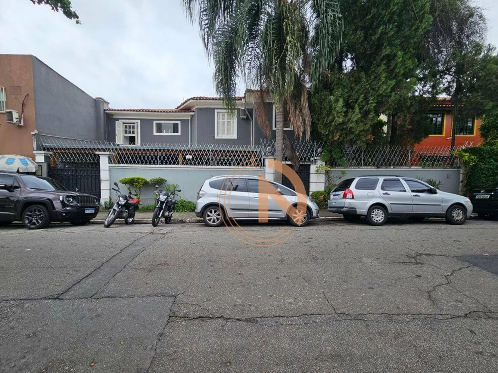 Sobrado, 4 quartos, 325 m² - Foto 1