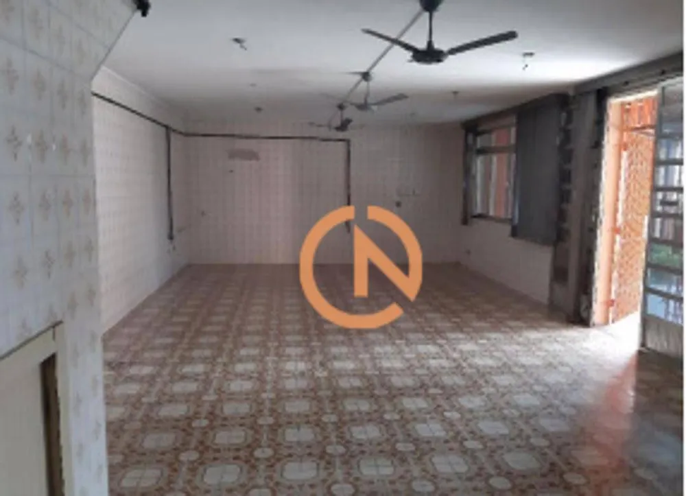Sobrado, 3 quartos, 593 m² - Foto 1
