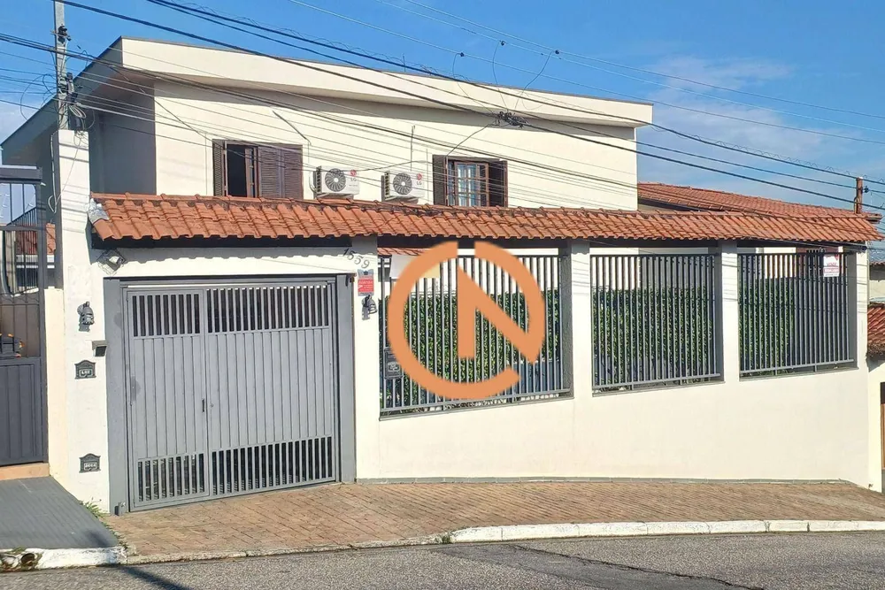 Casa, 4 quartos, 230 m² - Foto 1