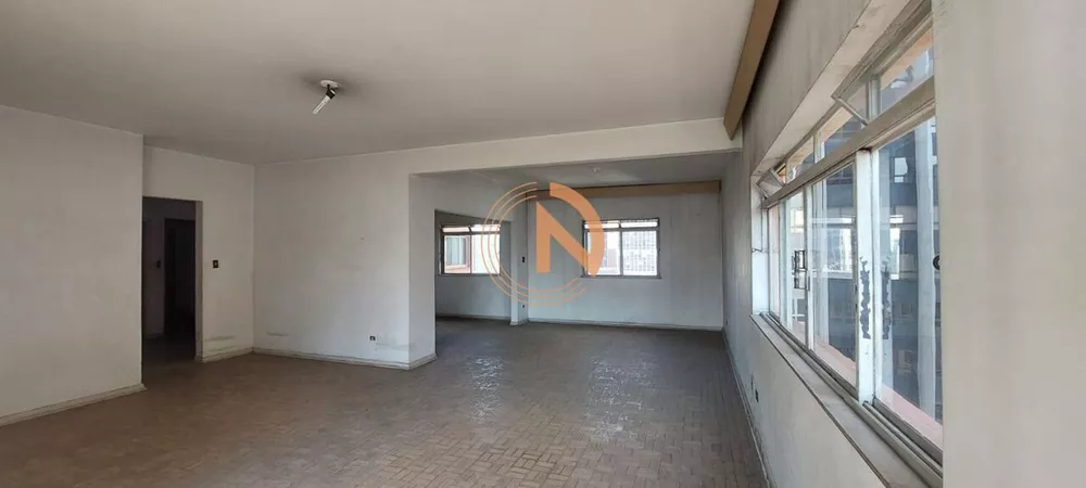 Apartamento à venda com 3 quartos, 200m² - Foto 4