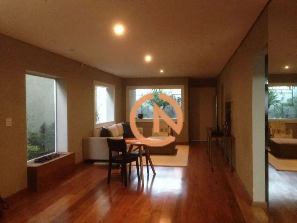 Sobrado, 4 quartos, 210 m² - Foto 1