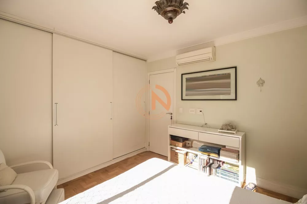 Apartamento à venda com 3 quartos, 183m² - Foto 4