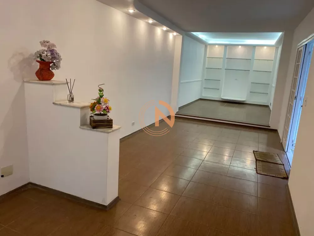 Casa à venda com 3 quartos, 166m² - Foto 1