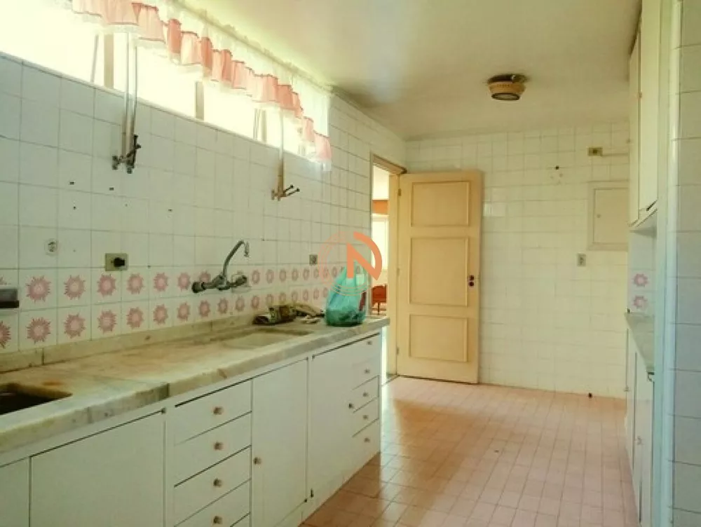 Apartamento à venda com 3 quartos, 160m² - Foto 6