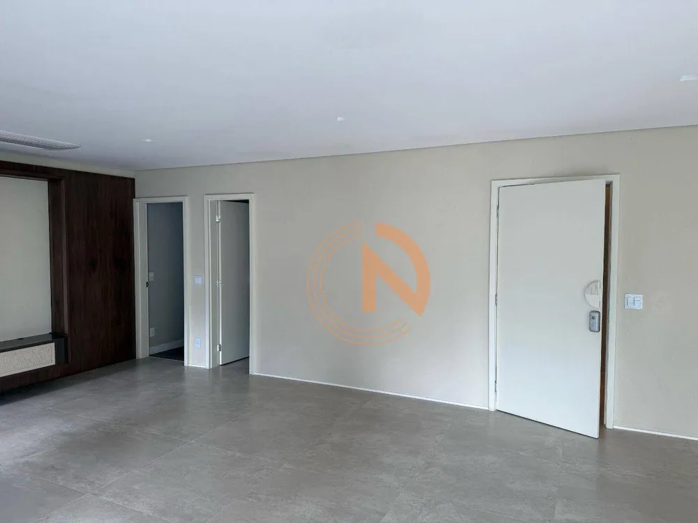 Apartamento, 3 quartos, 226 m² - Foto 4