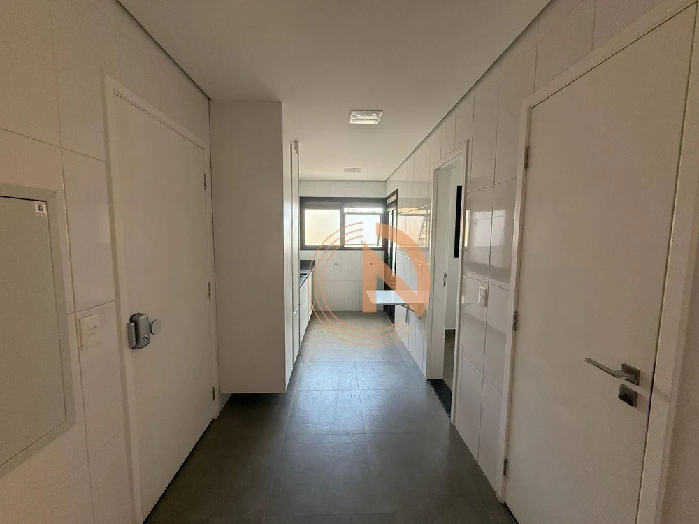 Apartamento, 3 quartos, 226 m² - Foto 1