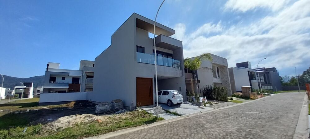 Casa à venda com 3 quartos, 203m² - Foto 2