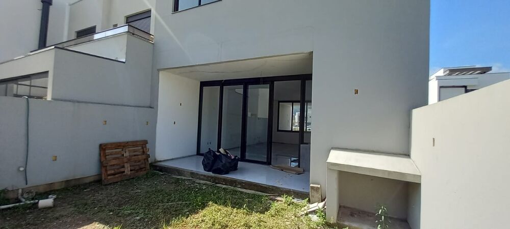 Casa à venda com 3 quartos, 203m² - Foto 3