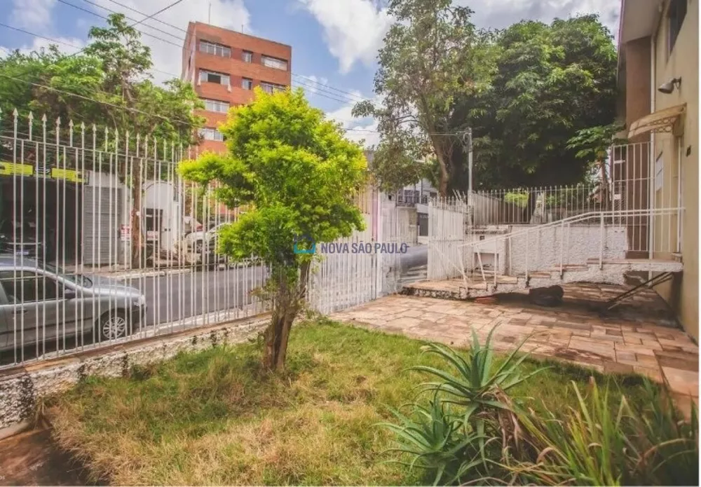 Casa para alugar com 3 quartos, 247m² - Foto 1