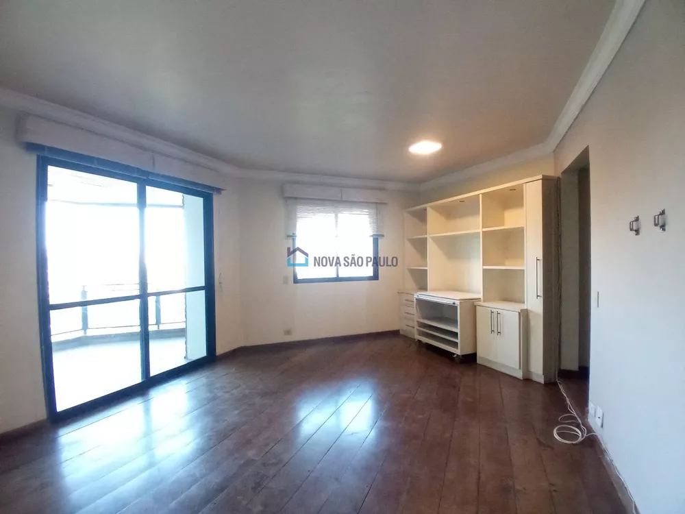 Apartamento à venda com 3 quartos, 198m² - Foto 1