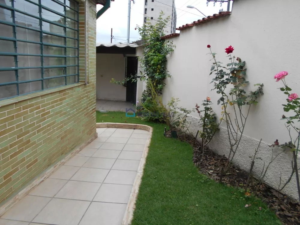 Casa à venda com 3 quartos, 249m² - Foto 3