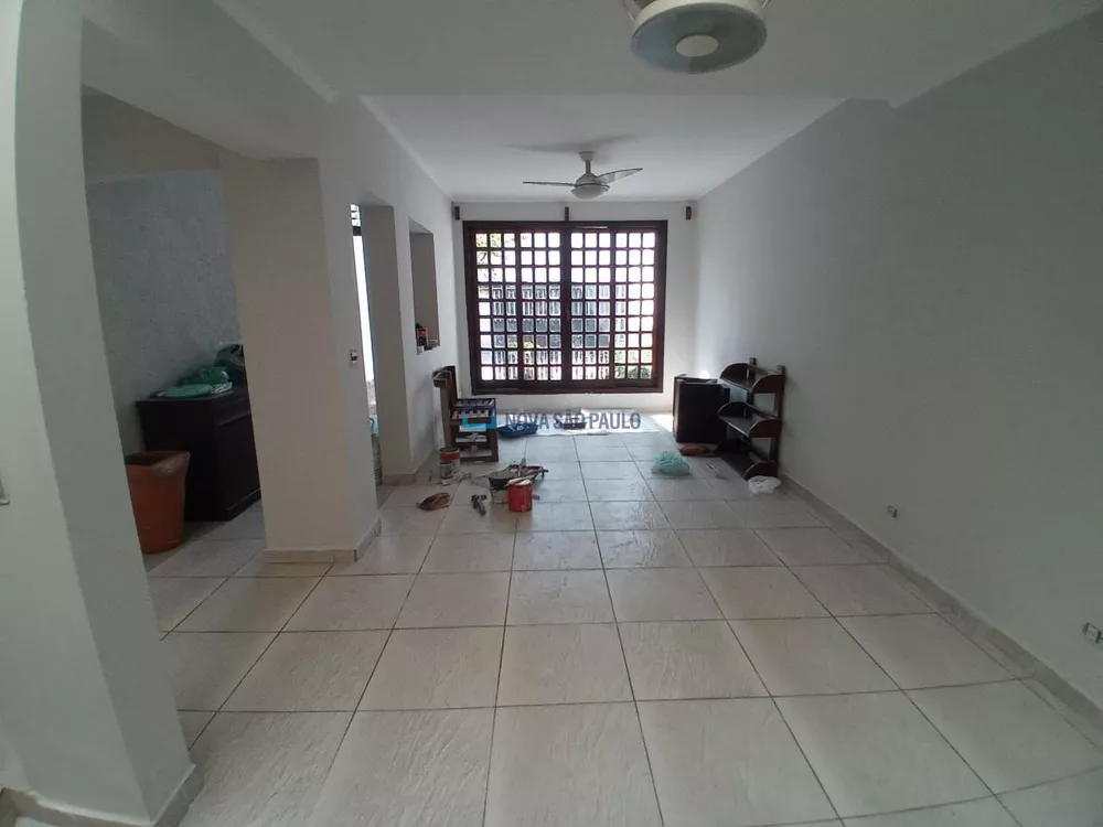 Casa para alugar com 3 quartos, 180m² - Foto 2