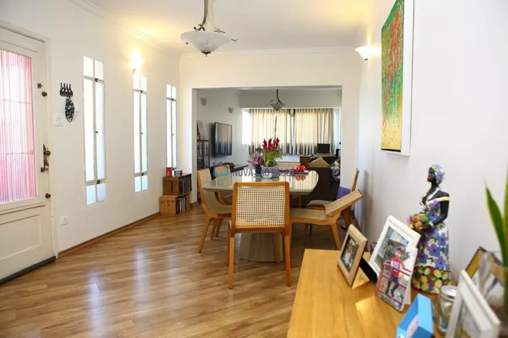 Casa à venda com 3 quartos, 160m² - Foto 1