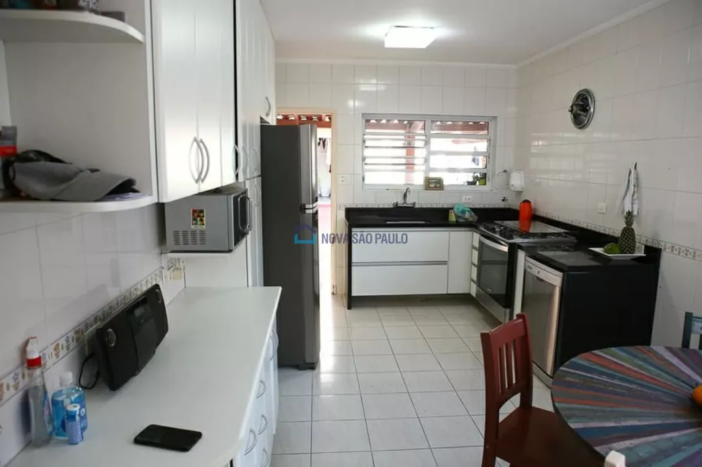 Casa à venda com 3 quartos, 160m² - Foto 4