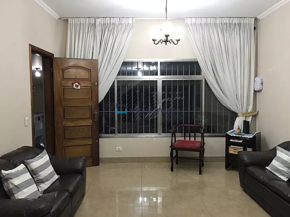 Casa à venda com 3 quartos, 261m² - Foto 1