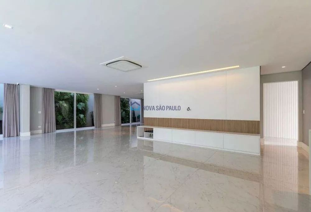 Casa de Condomínio para alugar com 3 quartos, 600m² - Foto 1