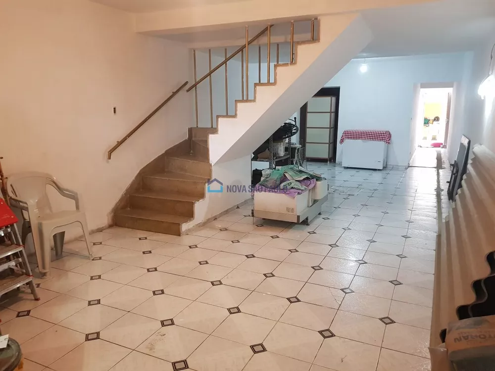 Casa à venda com 4 quartos, 237m² - Foto 2