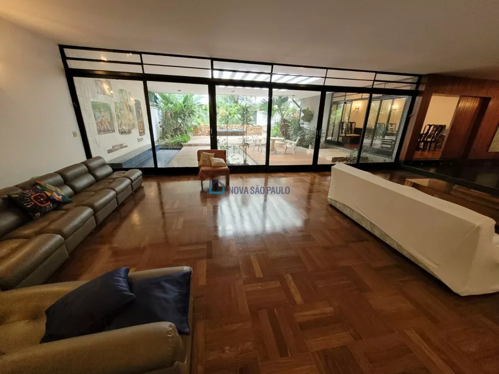 Casa à venda com 4 quartos, 662m² - Foto 1