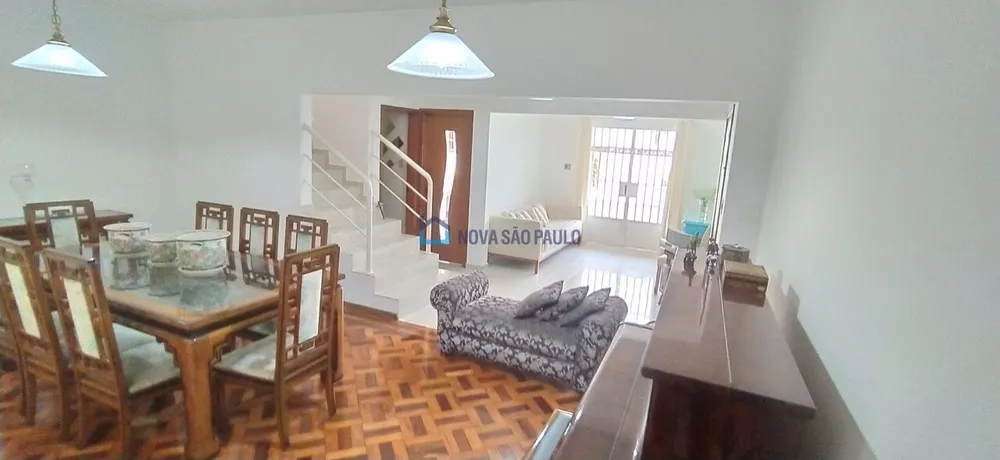 Casa à venda com 3 quartos, 190m² - Foto 1