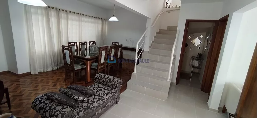 Casa à venda com 3 quartos, 190m² - Foto 2