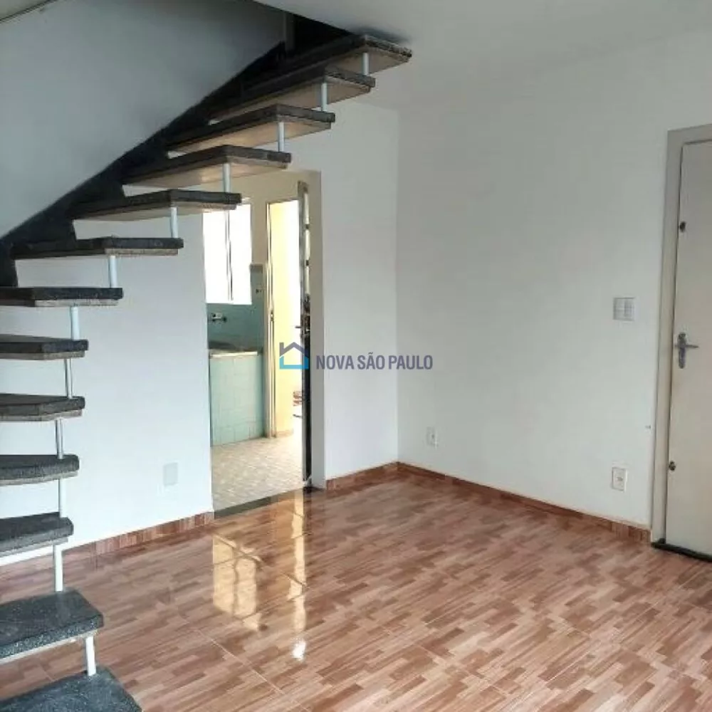 Casa à venda com 3 quartos, 90m² - Foto 1