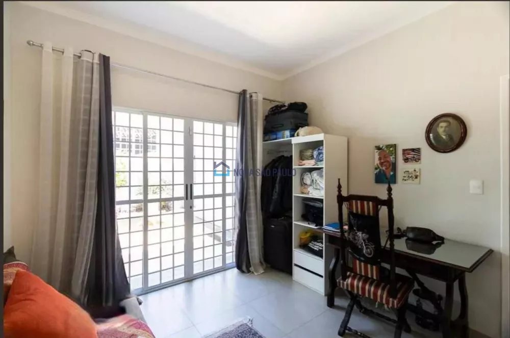 Casa à venda com 3 quartos, 200m² - Foto 1