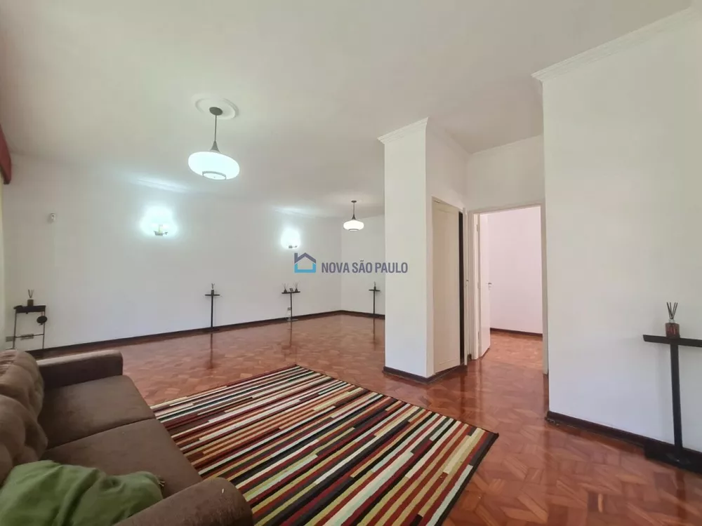 Casa à venda com 3 quartos, 235m² - Foto 2