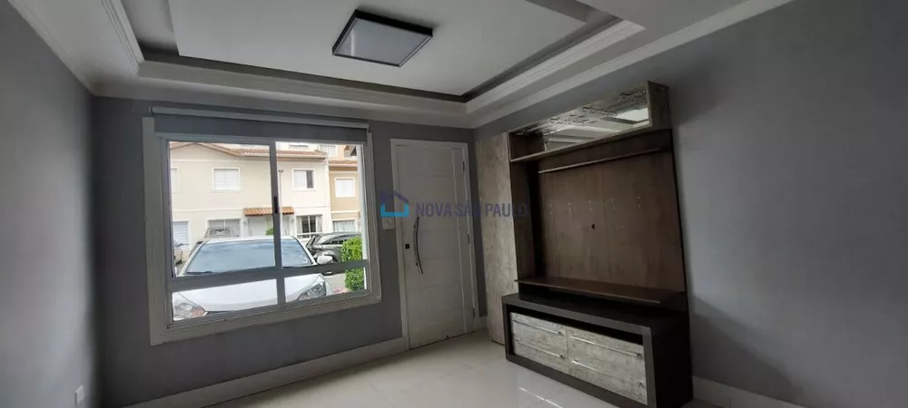 Casa à venda com 3 quartos, 138m² - Foto 1