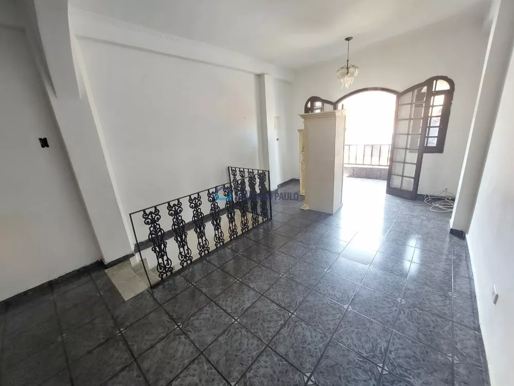 Casa à venda com 3 quartos, 192m² - Foto 1