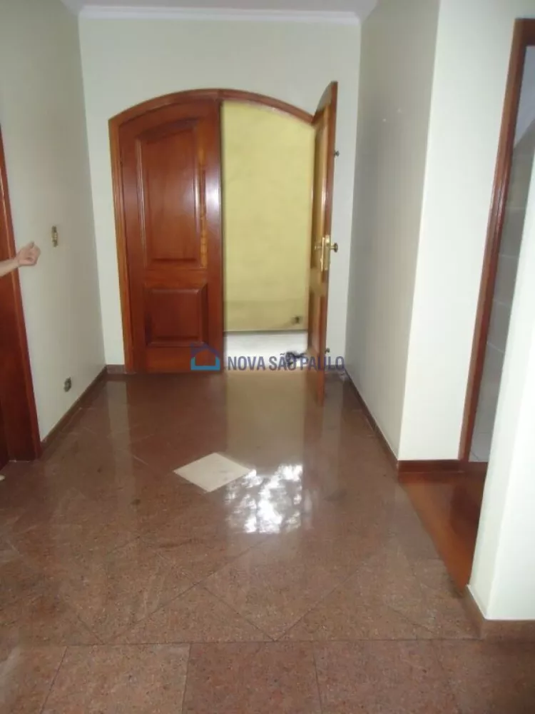 Casa à venda com 4 quartos, 311m² - Foto 4