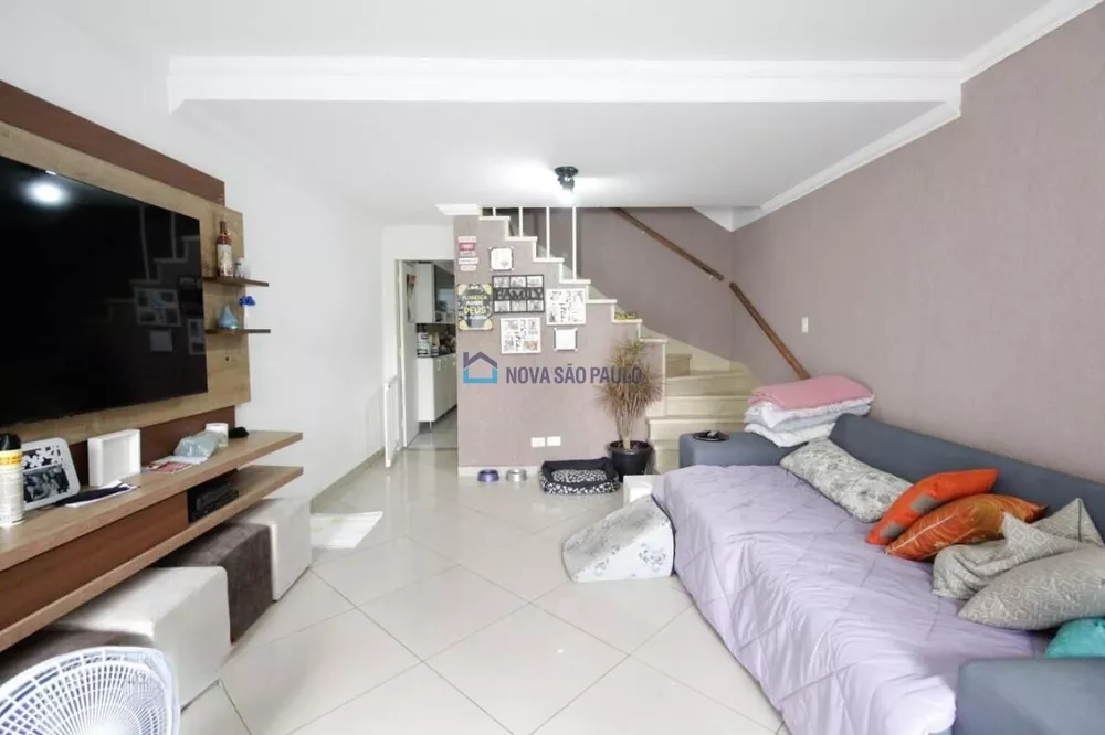 Casa à venda com 3 quartos, 165m² - Foto 1