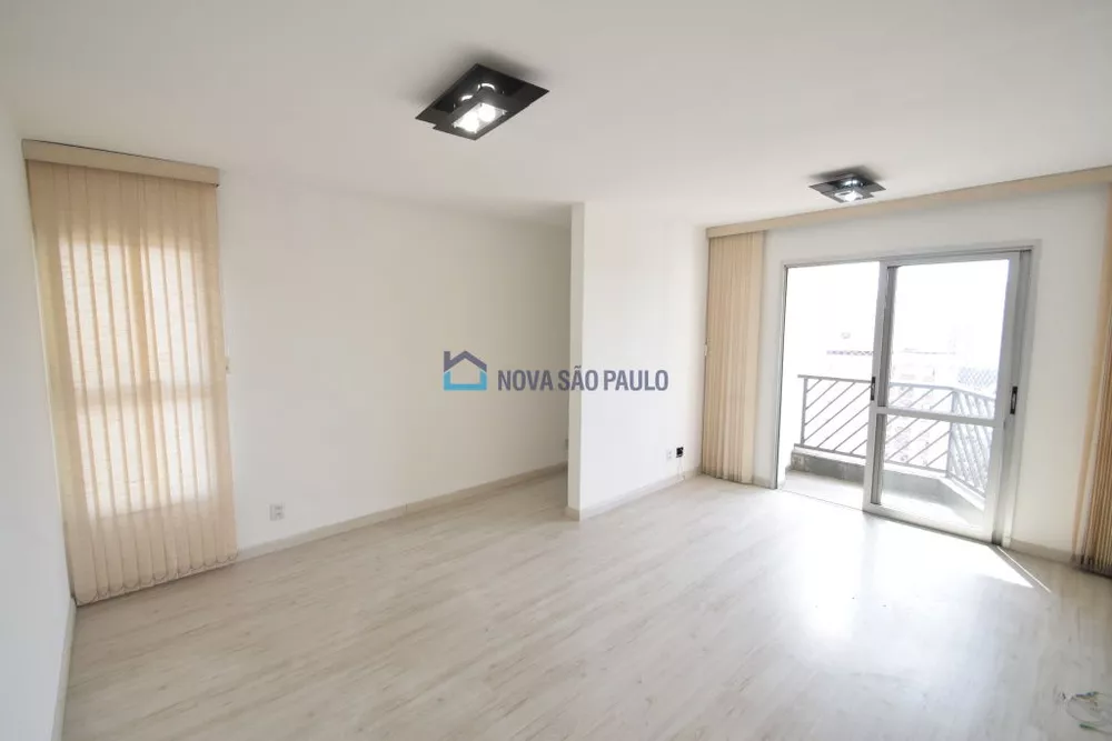 Apartamento à venda com 2 quartos, 65m² - Foto 1