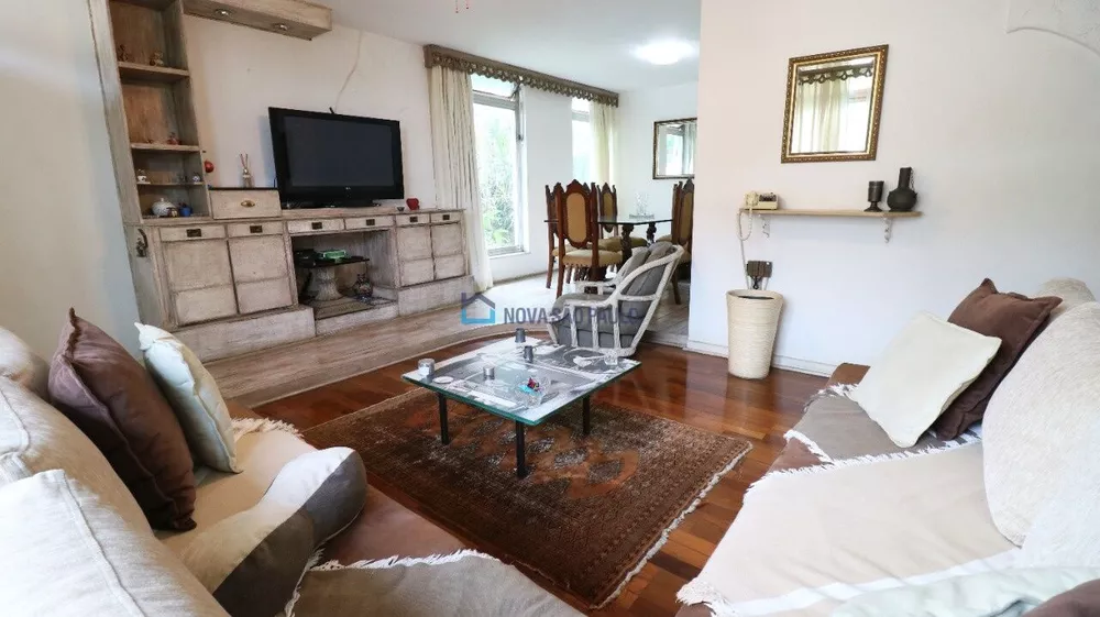 Casa à venda com 3 quartos, 230m² - Foto 4