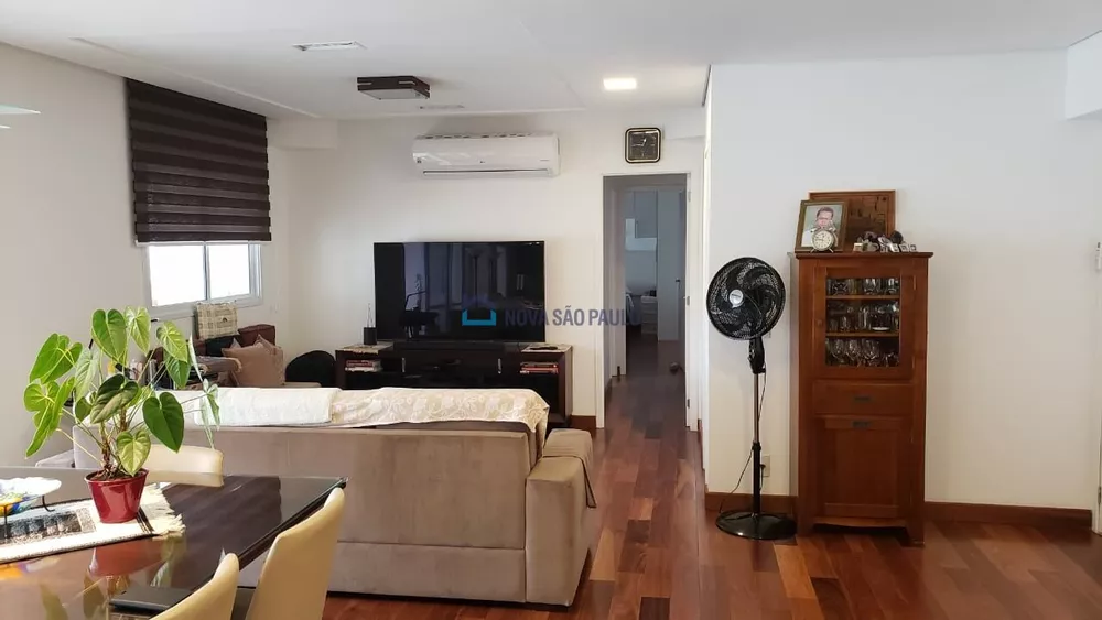 Apartamento à venda com 3 quartos, 140m² - Foto 2