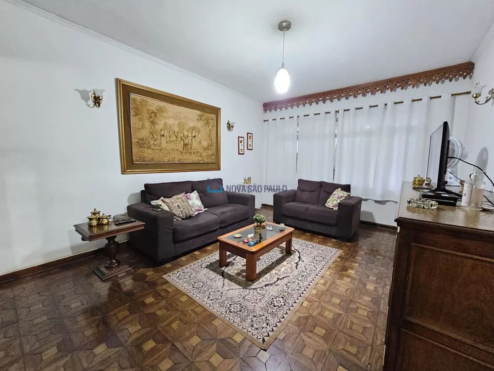 Casa à venda com 4 quartos, 224m² - Foto 1